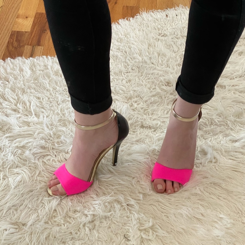 Chinese Laundry Lucky Charm Pink/Black/Gold Heels
